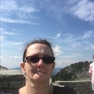 Meet your Posher, Kendra